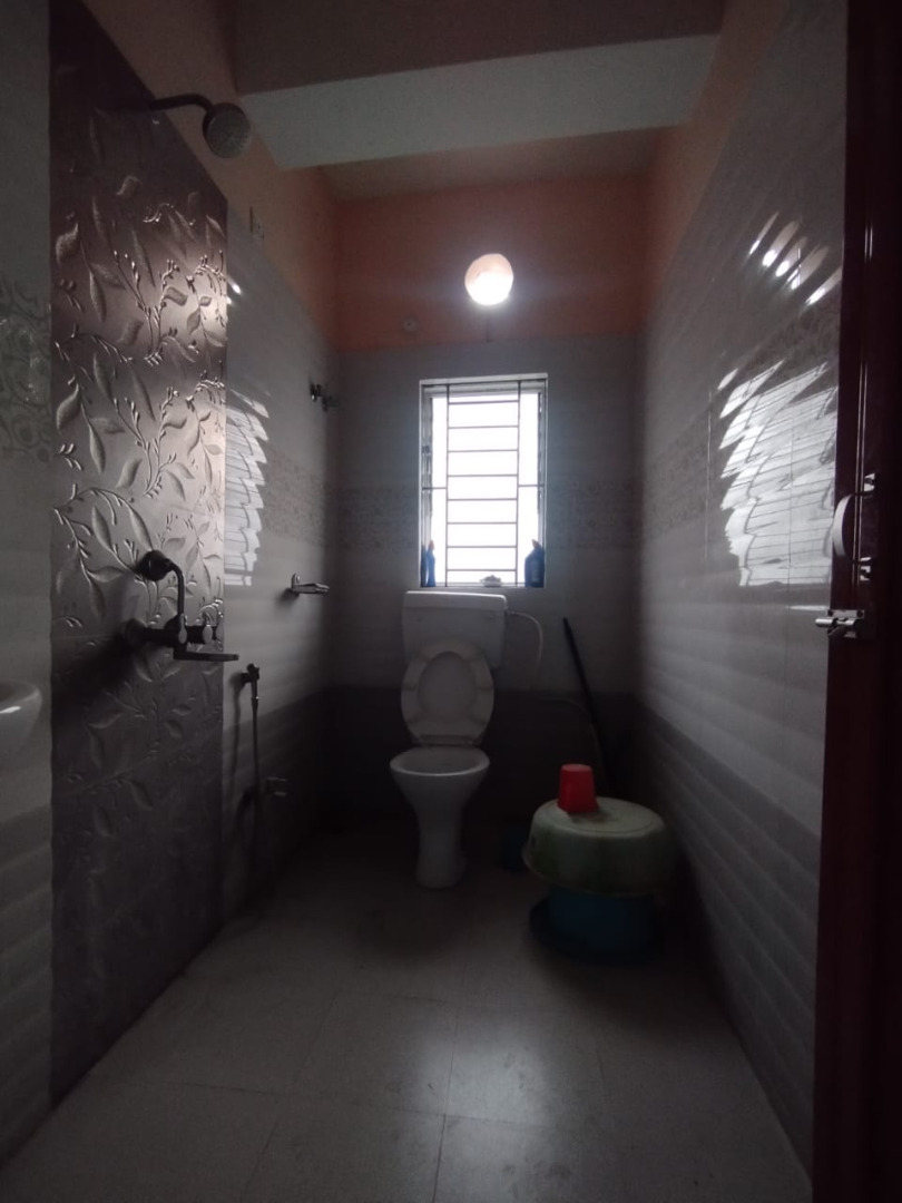 Unfurnished 2bhk in Amarawati Path, Christian Basti, Guwahati, Assam, India for Rent